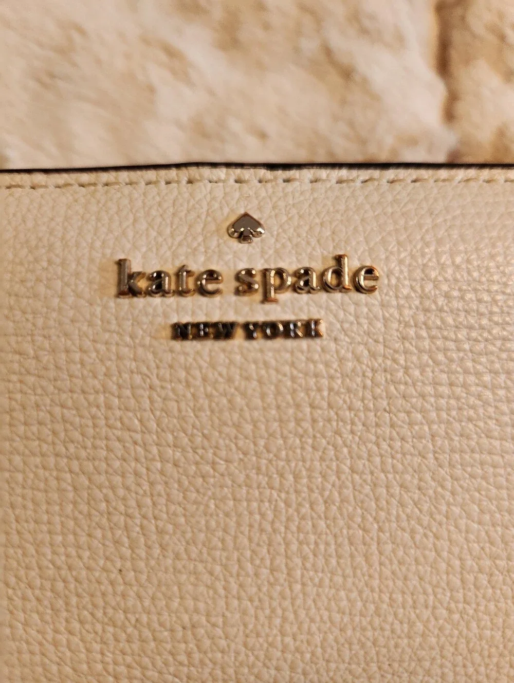 Kate Spade New York Off White / Cream Leather Wallet, Card Cash Coin Slots EUC